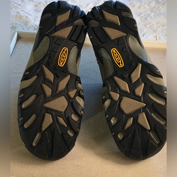 Keen Woman’s Targhee Waterproof Hiking Boots. Mid Height. Woman’s Size 10 - Picture 10 of 11